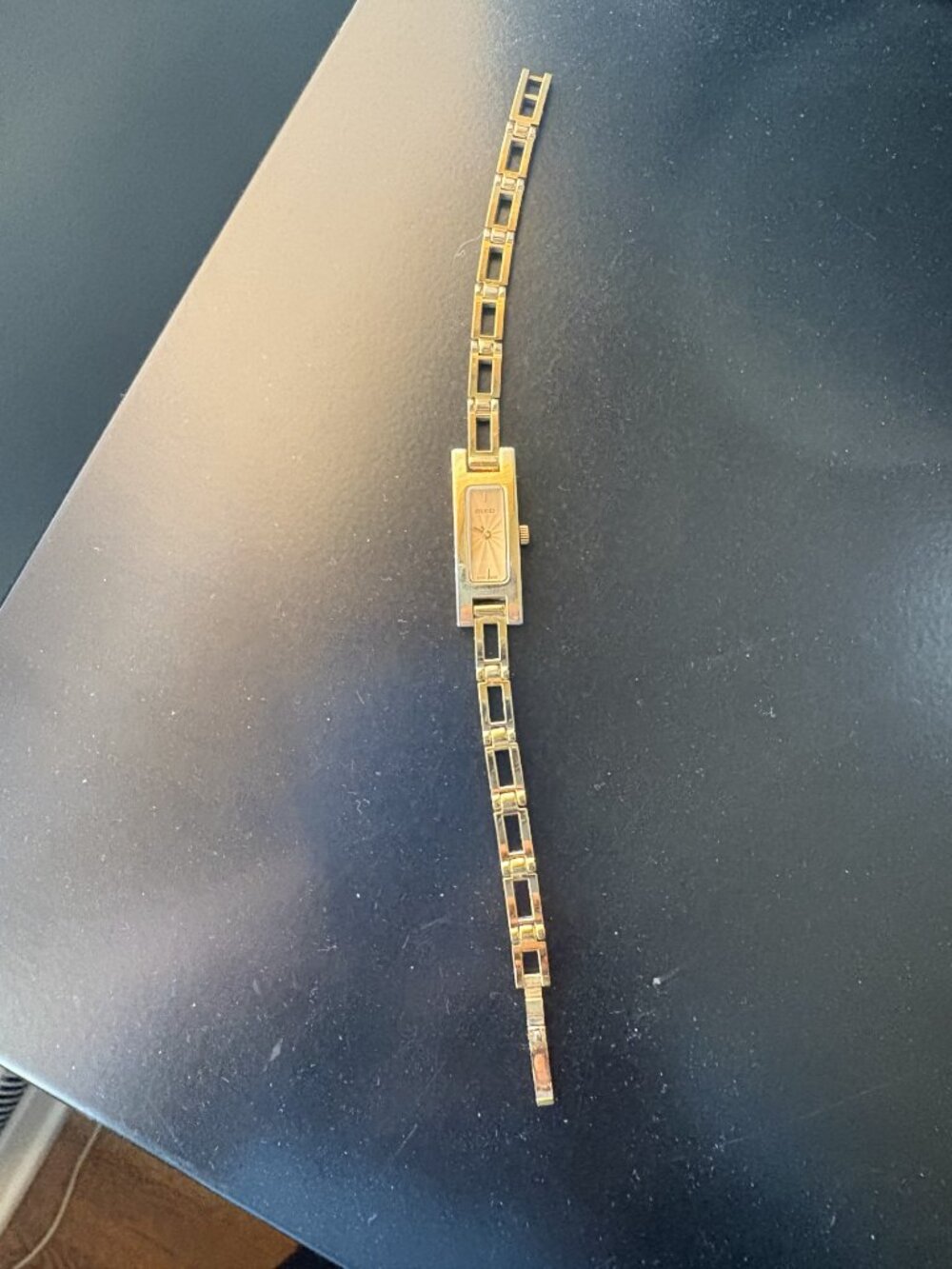 Gucci watch - Picture 3 of 3